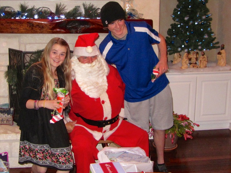2013-12-23 21-14-04 Hildebrand Christmas.jpg